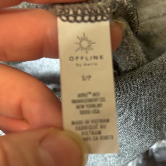 Aerie offline sweatshirt size small. Great condition - Picture 9 of 12